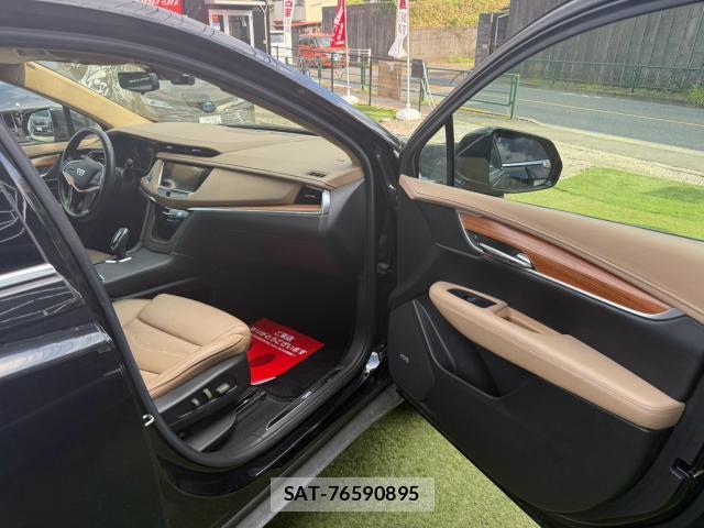 Cadillac XT5 2018-09 8330255-4