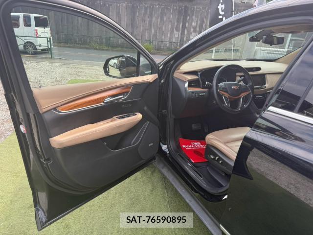 Cadillac XT5 2018-09 8330255-7