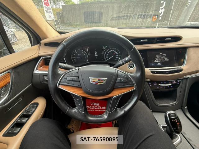 Cadillac XT5 2018-09 8330255-8