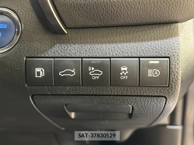 Toyota CAMRY 2018-03 8330192-10