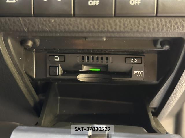 Toyota CAMRY 2018-03 8330192-4