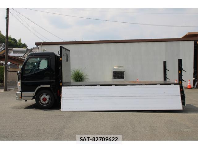 MITSUBISHI FUSO CANTER 2019-03 8327816-18