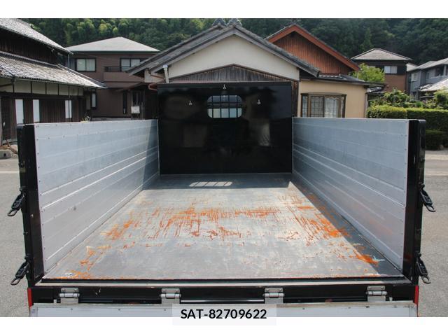 MITSUBISHI FUSO CANTER 2019-03 8327816-2
