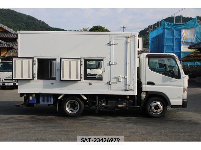 MITSUBISHI FUSO CANTER 2019-03 8327818-16