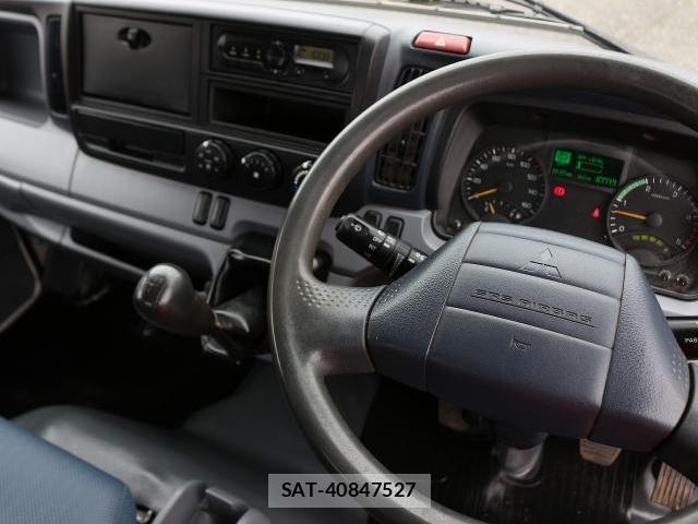 MITSUBISHI FUSO CANTER 2016-06 8329890-17