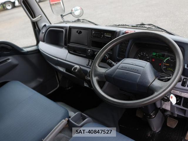 MITSUBISHI FUSO CANTER 2016-06 8329890-2