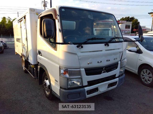 MITSUBISHI FUSO CANTER 2014-05 8330012-3
