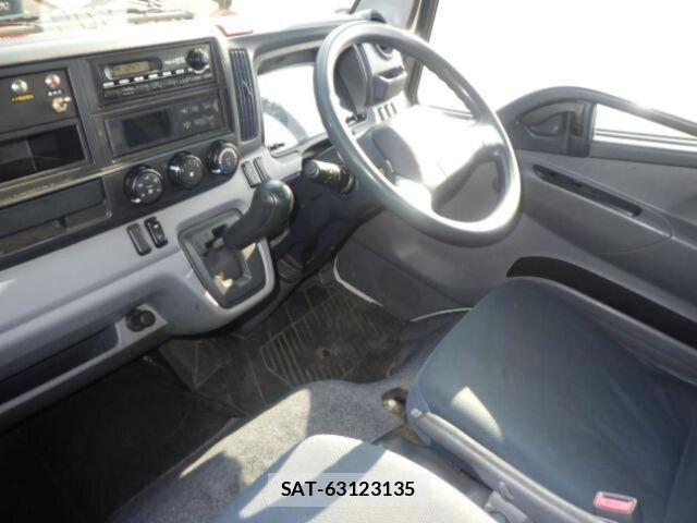 MITSUBISHI FUSO CANTER 2014-05 8330012-5