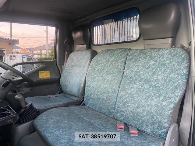 MITSUBISHI FUSO CANTER 2002-03 8330677-16