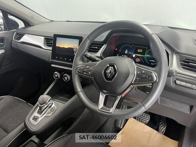 Renault CAPTUR 2023-09 8330157-1