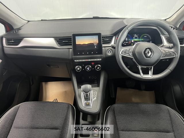 Renault CAPTUR 2023-09 8330157-11