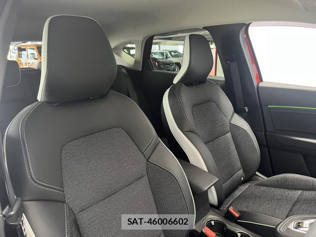 Renault CAPTUR 2023-09 8330157-3
