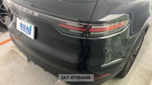 Porsche CAYENNE 2018-09 8329245-12