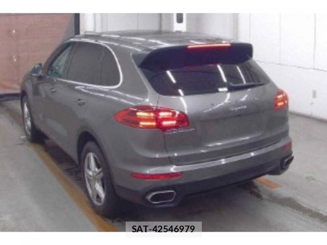 Porsche CAYENNE 2015-08 8330042-1