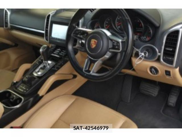 Porsche CAYENNE 2015-08 8330042-2