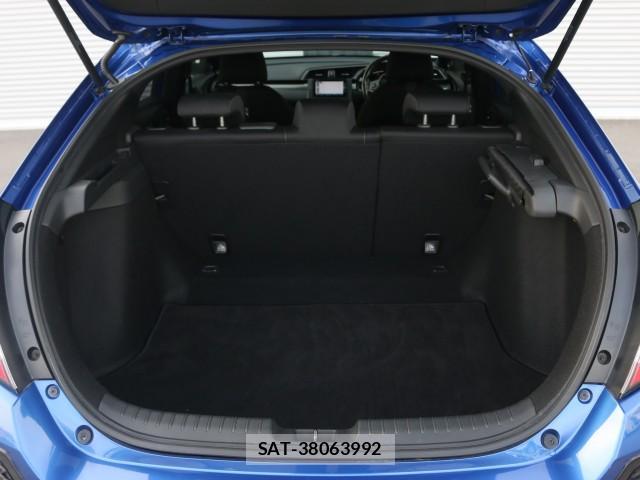 Honda CIVIC 2019-02 8328028-18