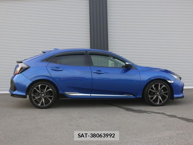Honda CIVIC 2019-02 8328028-3