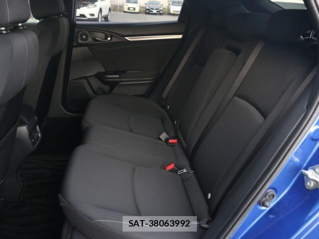 Honda CIVIC 2019-02 8328028-6