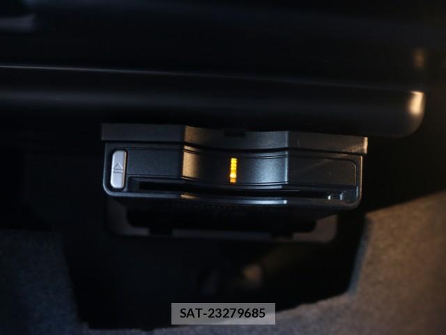 Mercedes Benz CLA-CLASS 2017-08 8328030-16