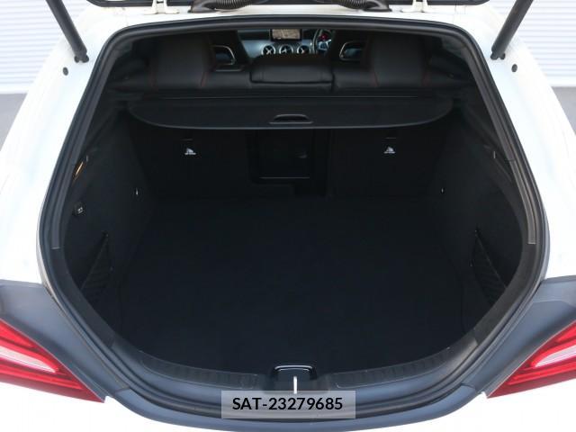 Mercedes Benz CLA-CLASS 2017-08 8328030-18
