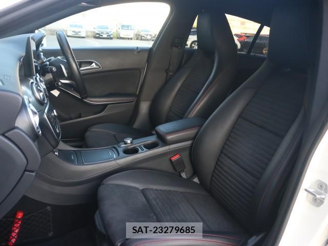 Mercedes Benz CLA-CLASS 2017-08 8328030-5