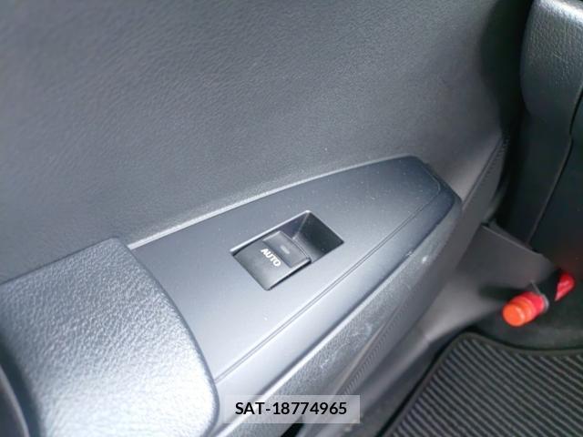 Toyota COROLLA AXIO 2017-03 8328351-12