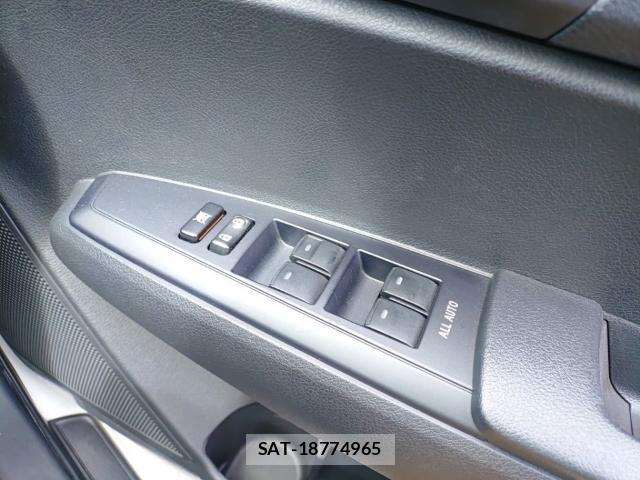 Toyota COROLLA AXIO 2017-03 8328351-13