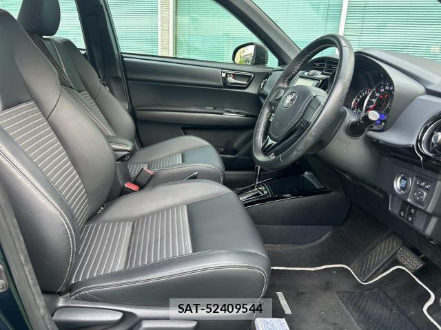 Toyota COROLLA AXIO 2018-02 8328430-12