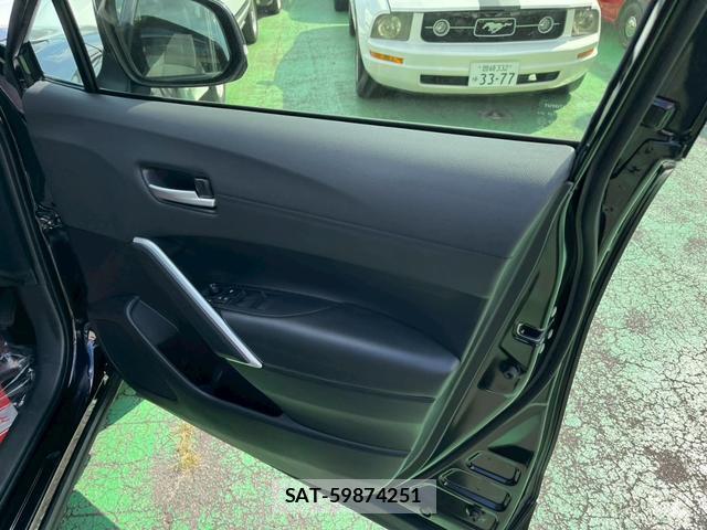 Toyota COROLLA CROSS 2023-04 8330207-11