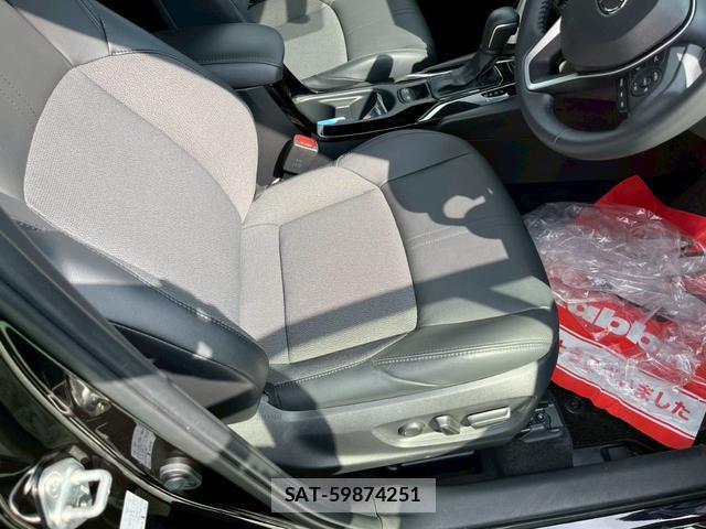 Toyota COROLLA CROSS 2023-04 8330207-12