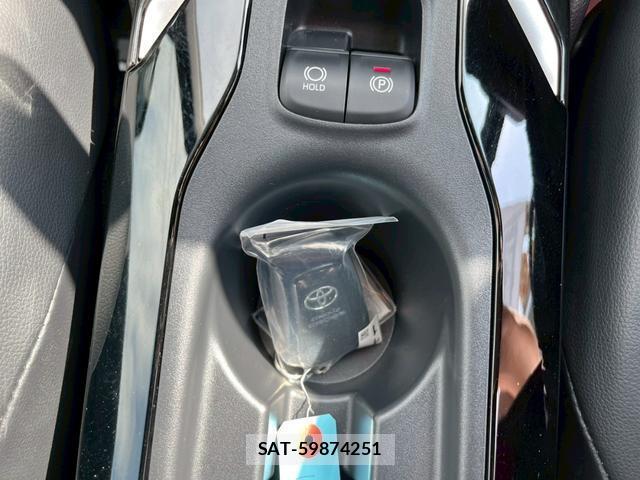 Toyota COROLLA CROSS 2023-04 8330207-17