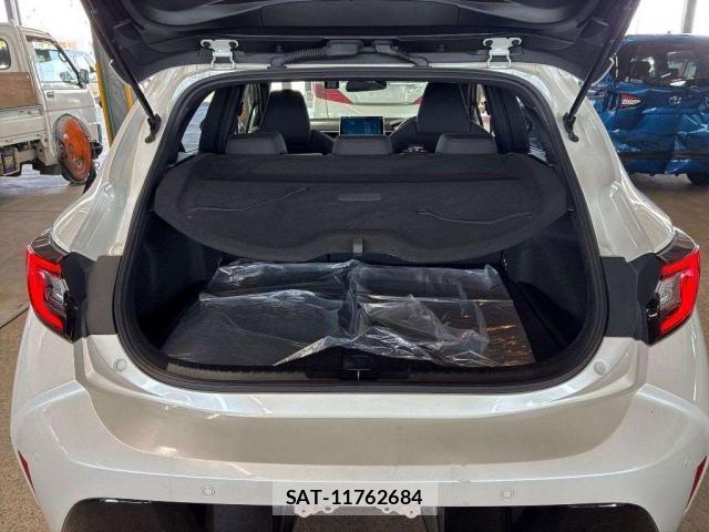 Toyota COROLLA SPORT 2023-02 8330049-3