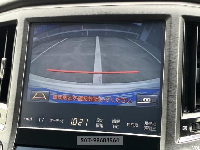 Toyota CROWN HYBRID 2017-09 8328004-10
