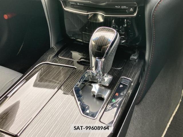 Toyota CROWN HYBRID 2017-09 8328004-16