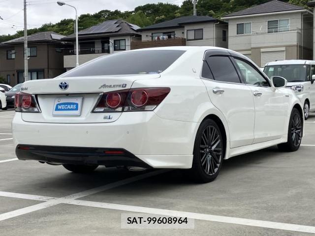 Toyota CROWN HYBRID 2017-09 8328004-2