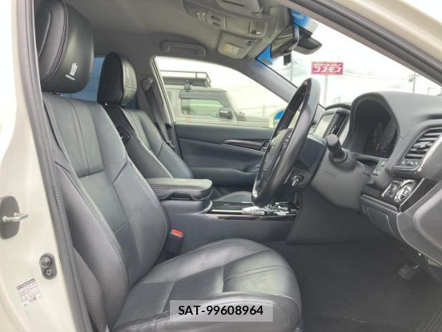 Toyota CROWN HYBRID 2017-09 8328004-3