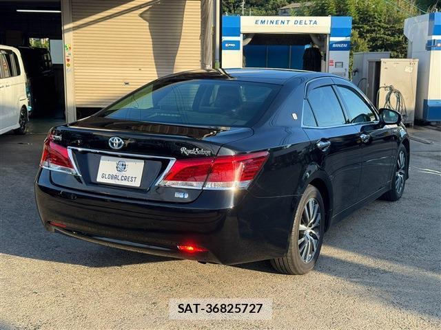 Toyota CROWN HYBRID 2017-06 8328439-13