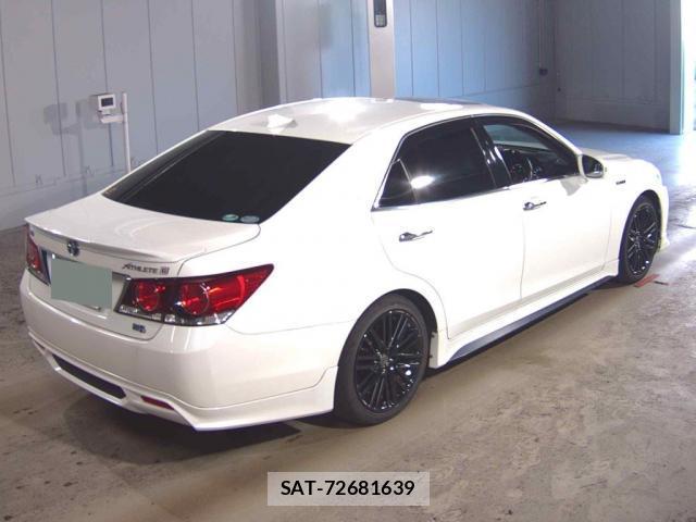 Toyota CROWN HYBRID 2016-04 8328503-1