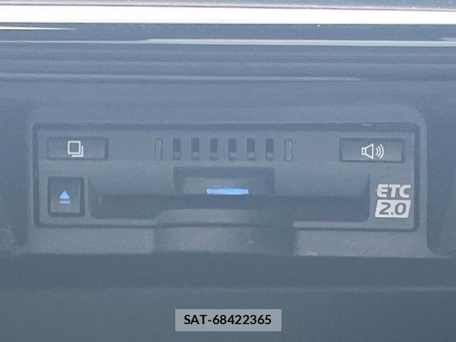 Toyota CROWN HYBRID 2020-02 8328767-5