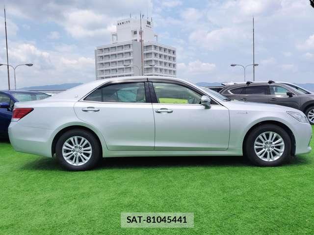 Toyota CROWN HYBRID 2014-01 8329135-18