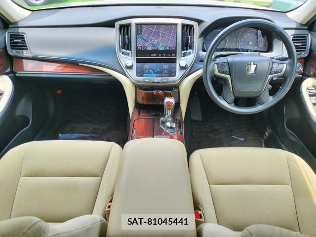 Toyota CROWN HYBRID 2014-01 8329135-4