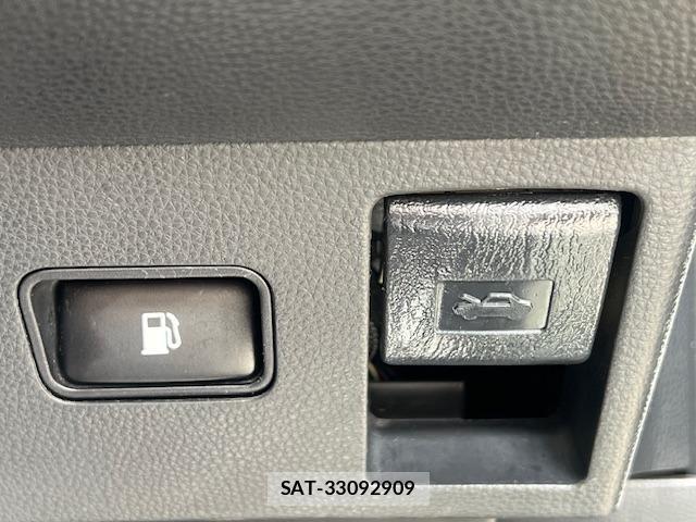 Toyota CROWN HYBRID 2019-05 8329552-12