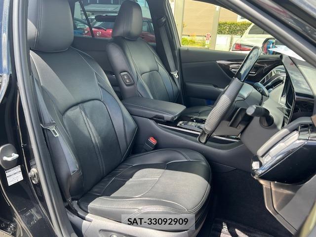 Toyota CROWN HYBRID 2019-05 8329552-2