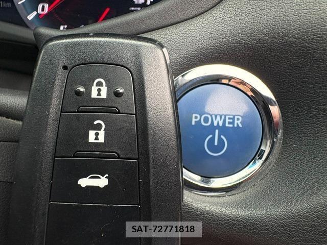 Toyota CROWN HYBRID 2019-06 8329553-5