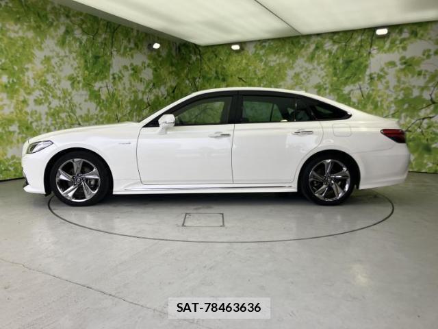 Toyota CROWN HYBRID 2018-08 8330550-1