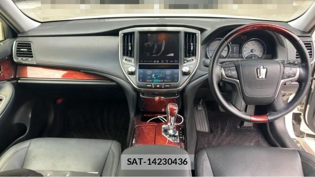 Toyota CROWN MAJESTA 2013-12 8329246-2