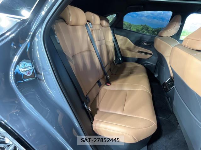 Toyota CROWN 2024-09 8328549-11