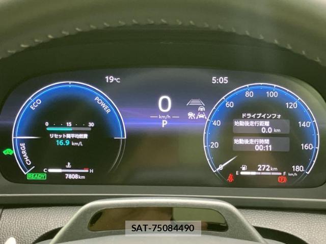 Toyota CROWN 2024-04 8329225-14
