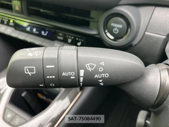 Toyota CROWN 2024-04 8329225-17