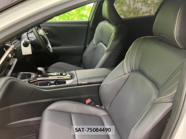 Toyota CROWN 2024-04 8329225-5